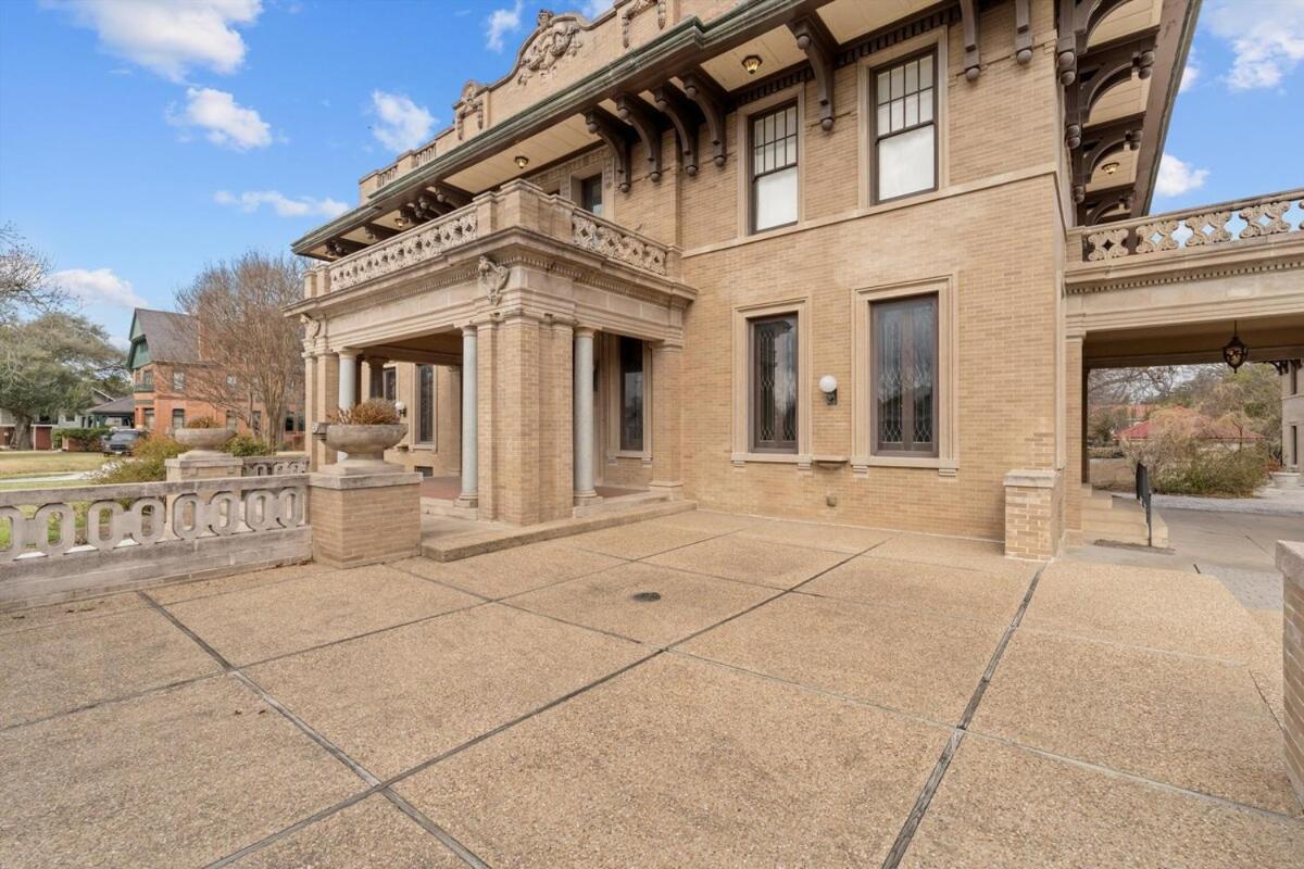 Historic Migel House In Downtown Wacoヴィラ エクステリア 写真