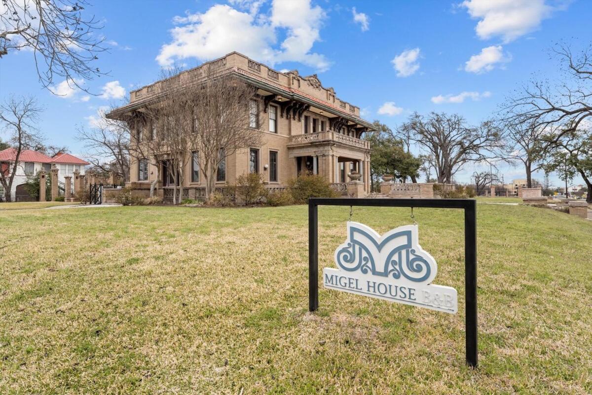 Historic Migel House In Downtown Wacoヴィラ エクステリア 写真