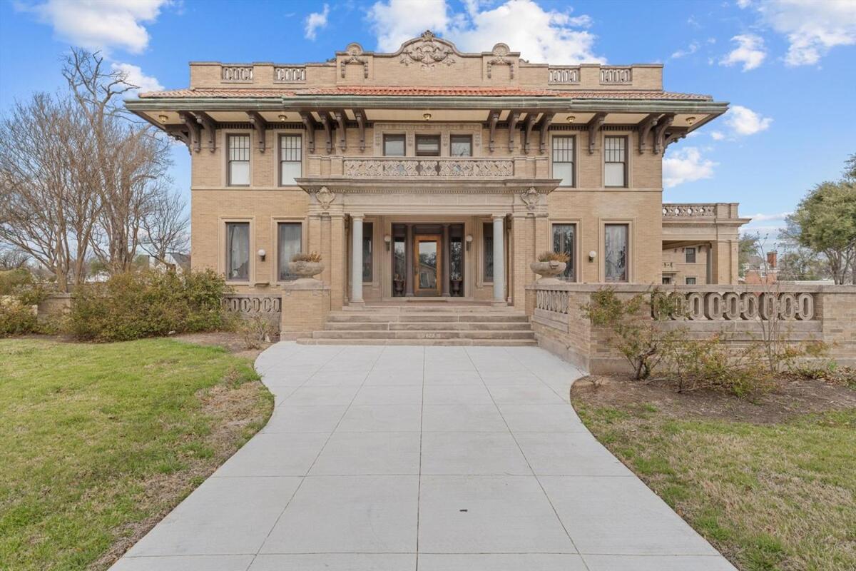 Historic Migel House In Downtown Wacoヴィラ エクステリア 写真